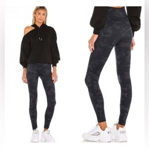 Spanx Black Gray Camo Ecocare Seamless Leggings Size Large